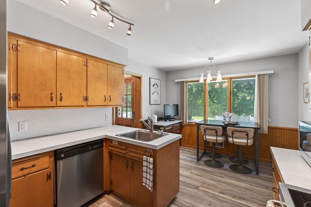 4730 Fairhills Road E, Minnetonka, MN 55345