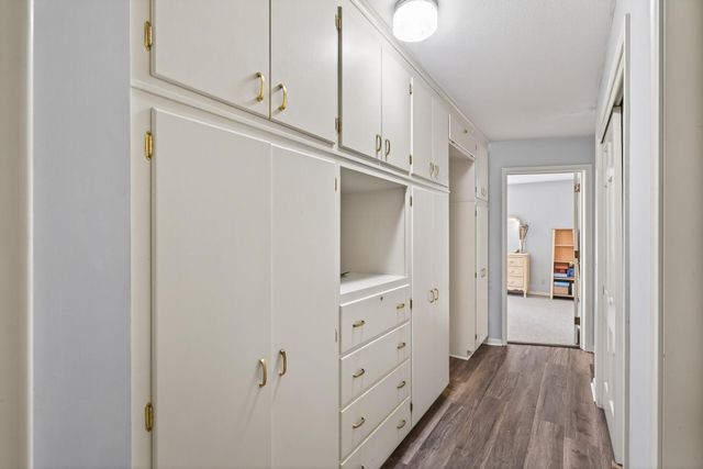 4730 Fairhills Road E, Minnetonka, MN 55345