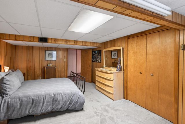 4730 Fairhills Road E, Minnetonka, MN 55345