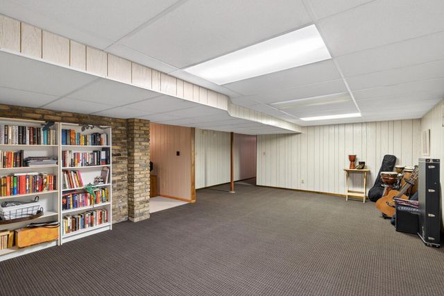 4730 Fairhills Road E, Minnetonka, MN 55345