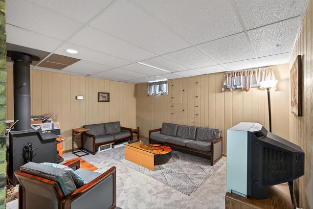 4730 Fairhills Road E, Minnetonka, MN 55345