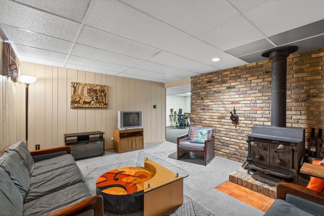 4730 Fairhills Road E, Minnetonka, MN 55345