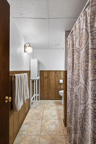 4730 Fairhills Road E, Minnetonka, MN 55345