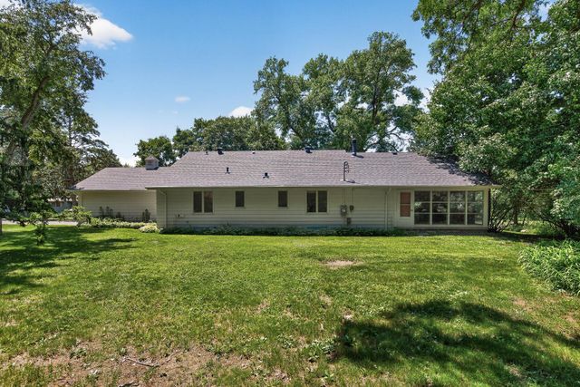 4730 Fairhills Road E, Minnetonka, MN 55345
