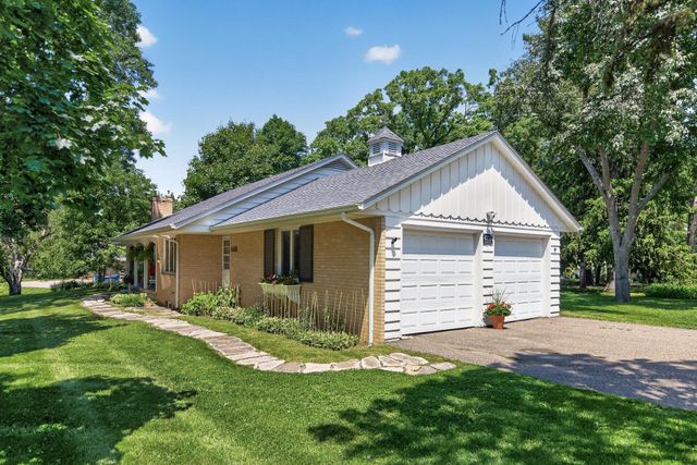 4730 Fairhills Road E, Minnetonka, MN 55345