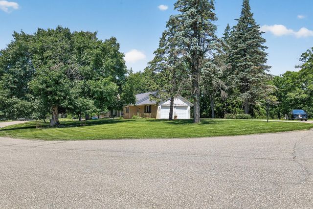 4730 Fairhills Road E, Minnetonka, MN 55345