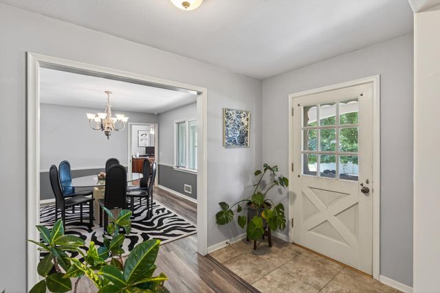 4730 Fairhills Road E, Minnetonka, MN 55345