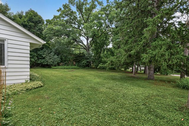 4730 Fairhills Road E, Minnetonka, MN 55345