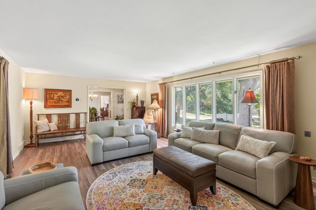 4730 Fairhills Road E, Minnetonka, MN 55345