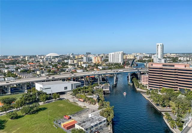 185 SW 7th St 2105, Miami, FL 33130