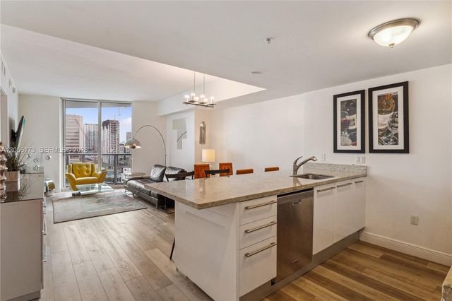 185 SW 7th St 2105, Miami, FL 33130