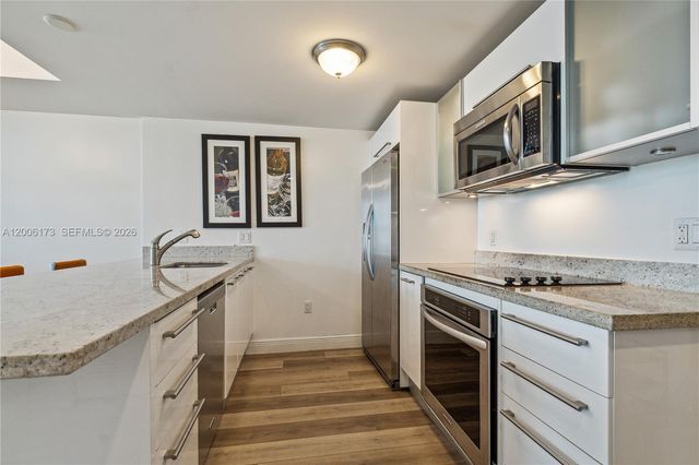 185 SW 7th St 2105, Miami, FL 33130