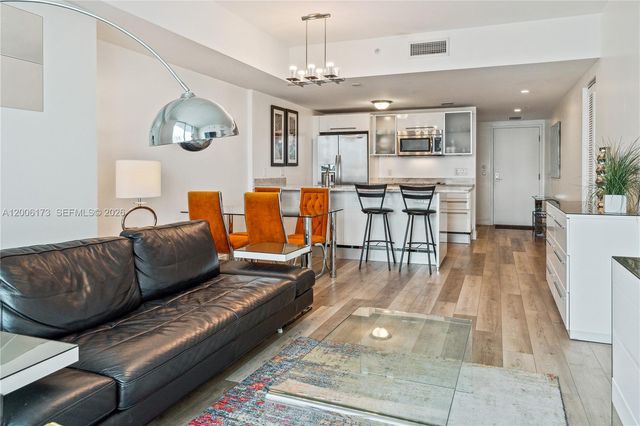 185 SW 7th St 2105, Miami, FL 33130