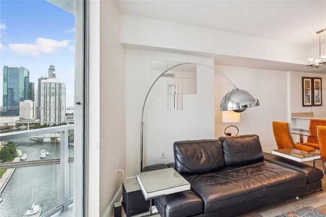 185 SW 7th St 2105, Miami, FL 33130