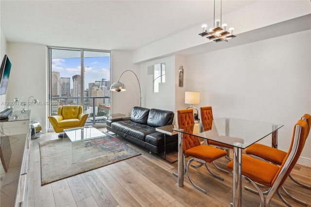 185 SW 7th St 2105, Miami, FL 33130