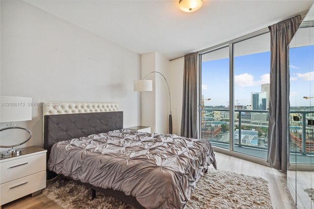 185 SW 7th St 2105, Miami, FL 33130