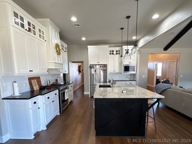 2323 N Oak Grove Road, Drumright, OK 74030