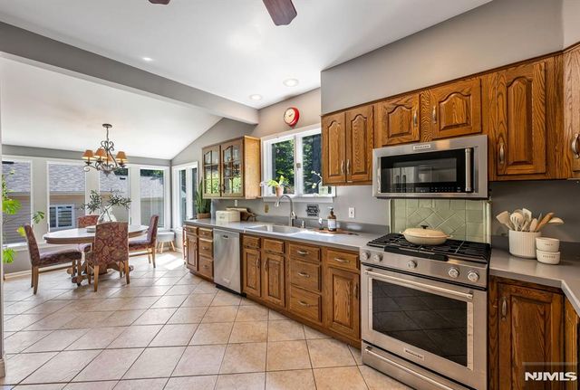 50 E Grand Avenue, Montvale, NJ 07645