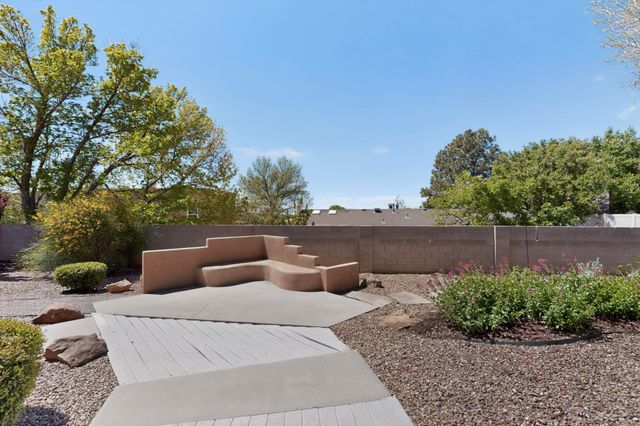 1109 Daskalos Drive NE, Albuquerque, NM 87123