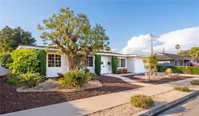 192 Buoy, Costa Mesa, CA 92627