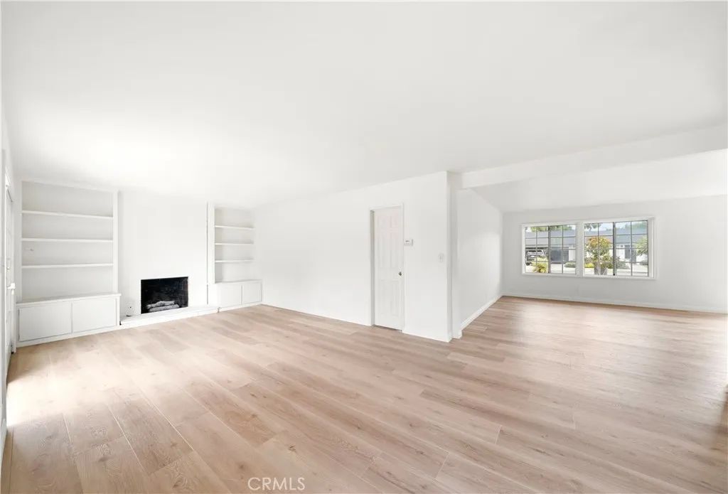 192 Buoy, Costa Mesa, CA 92627