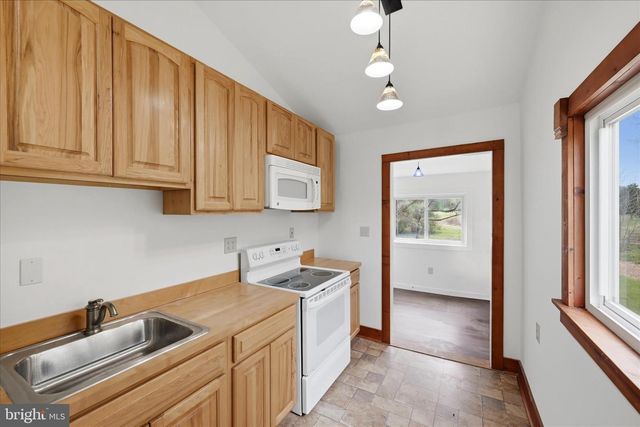 216 CEDAR RIVER LN, Augusta, WV 26704