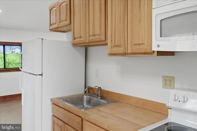 216 CEDAR RIVER LN, Augusta, WV 26704