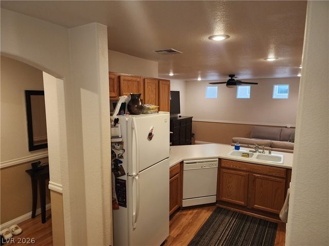 10457 Beautiful Fruit Street, Las Vegas, NV 89183