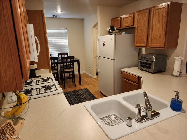 10457 Beautiful Fruit Street, Las Vegas, NV 89183