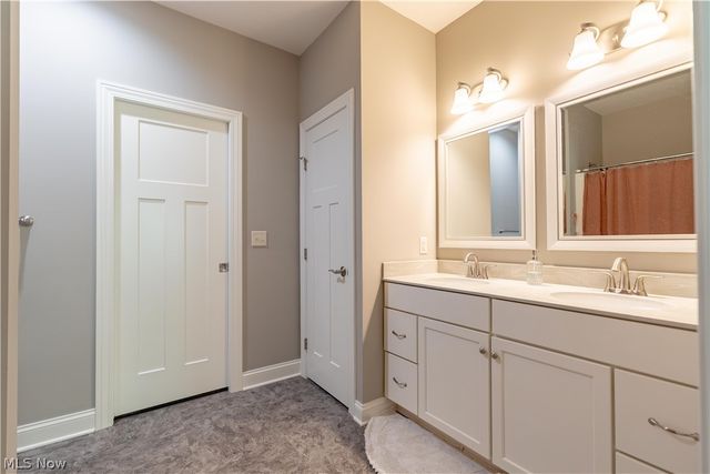 3693 Stratavon Street NW, North Canton, OH 44720