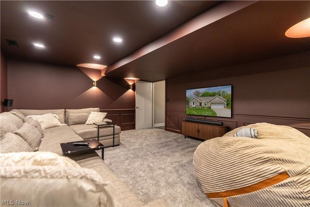 3693 Stratavon Street NW, North Canton, OH 44720