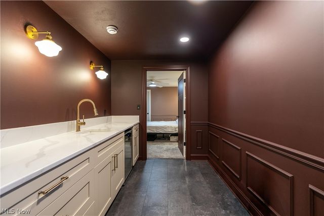 3693 Stratavon Street NW, North Canton, OH 44720