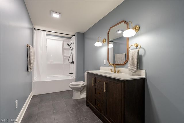 3693 Stratavon Street NW, North Canton, OH 44720