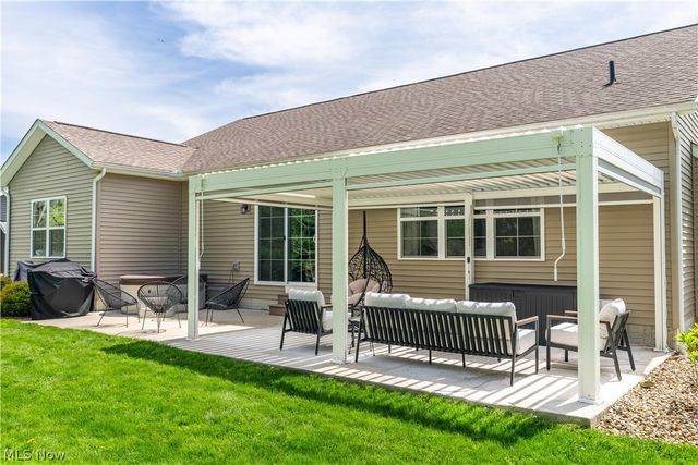 3693 Stratavon Street NW, North Canton, OH 44720
