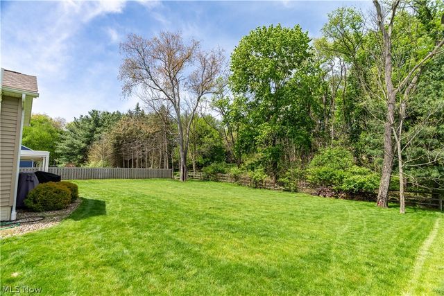 3693 Stratavon Street NW, North Canton, OH 44720