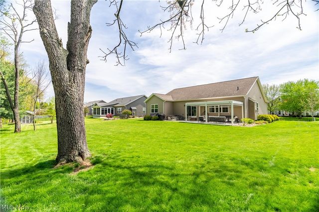 3693 Stratavon Street NW, North Canton, OH 44720