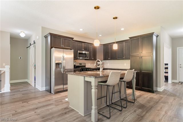 3693 Stratavon Street NW, North Canton, OH 44720