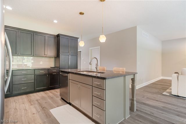3693 Stratavon Street NW, North Canton, OH 44720