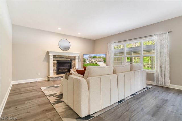 3693 Stratavon Street NW, North Canton, OH 44720
