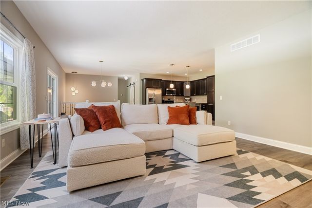 3693 Stratavon Street NW, North Canton, OH 44720