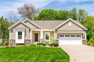 3693 Stratavon Street NW, North Canton, OH 44720