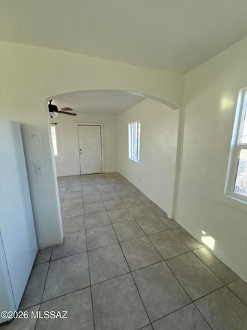 3544 S 9th Avenue, Tucson, AZ 85713