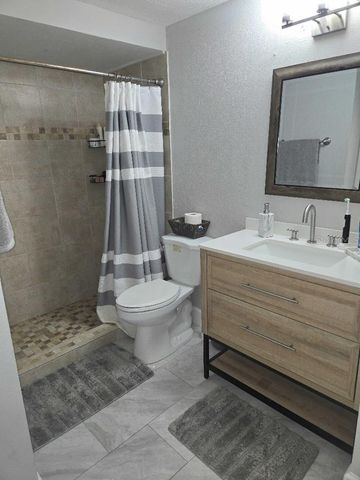 7002 DANEWOOD COURT, Tampa, FL 33615