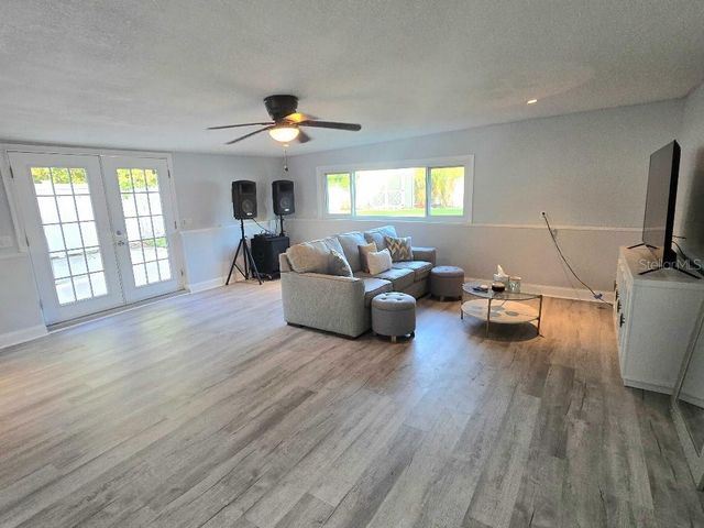 7002 DANEWOOD COURT, Tampa, FL 33615