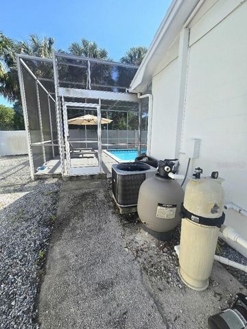 7002 DANEWOOD COURT, Tampa, FL 33615