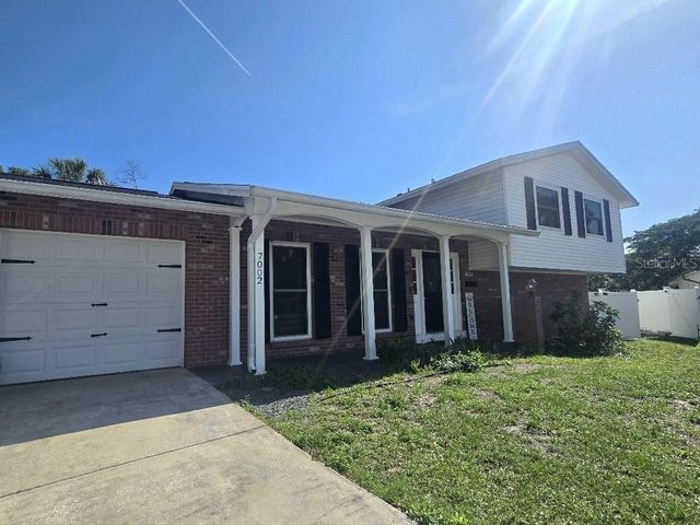 7002 DANEWOOD COURT, Tampa, FL 33615