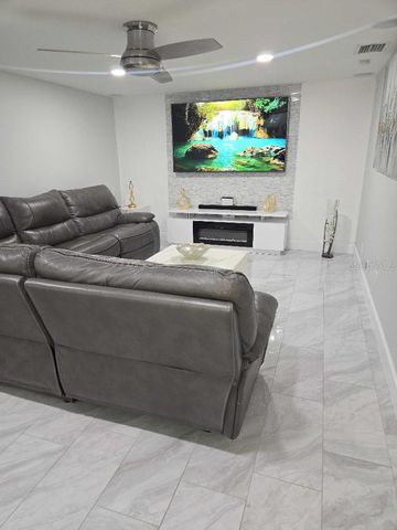 7002 DANEWOOD COURT, Tampa, FL 33615