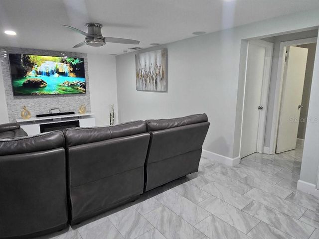 7002 DANEWOOD COURT, Tampa, FL 33615