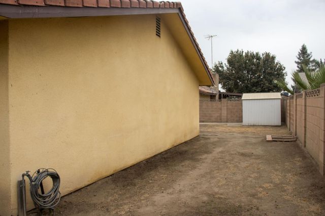 1625 S Lydia Drive, Tulare, CA 93274