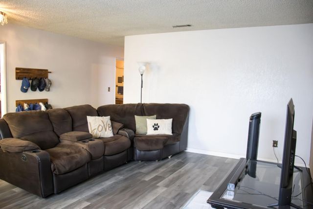 1625 S Lydia Drive, Tulare, CA 93274